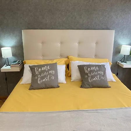 Casa vacanze Rural3mijarojos Casa Con Jardin Y Piscina Privada En El Centro De Cantabria